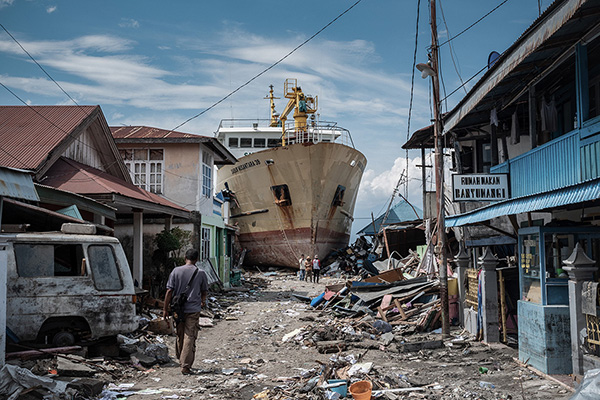 印尼地震海啸失踪人数恐多达5000人，搜救11日结束