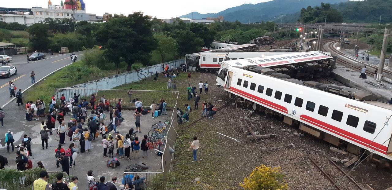 台铁局长：事故列车引进自日本 有过弯不减速功能