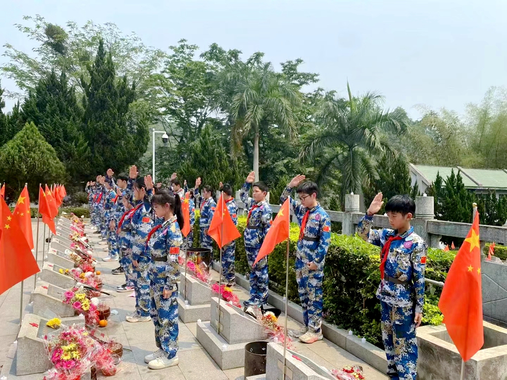 钦州京华学校：为党育人，为国育才，为军育兵